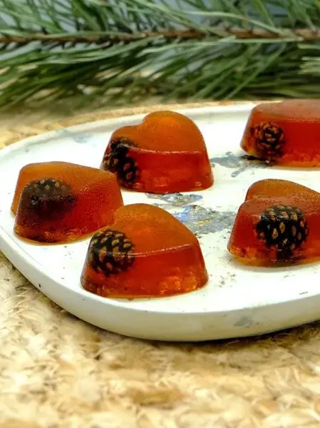 Мармелад "Сердце" с сосновой шишкой в крафтовой коробке, 110г Мармелад "Сердце" с сосновой шишкой в крафтовой коробке, 110г